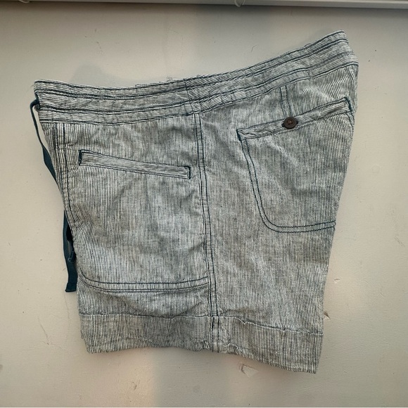The‎ North Face Women’s Striped Cotton Shorts - Size 4 - Picture 3 of 4